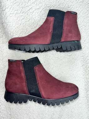 Mephisto Lyana boots - size 6 - K16